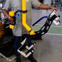 5_equipos_de_manipulación_industrial_brazo_manipulacion_de_cunas