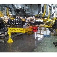 4_equipos_de_manipulación_industrial_brazo_manipulacion_tanques