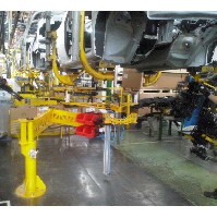 5_equipos_de_manipulación_industrial_brazo_manipulacion_tanques